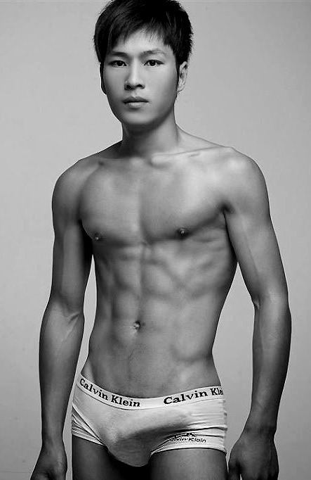 hot male 413 (18+)