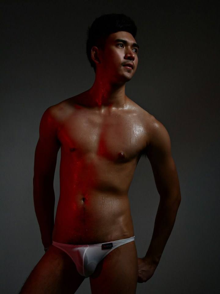 hot male 413 (18+)