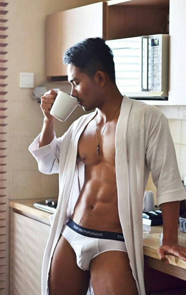 hot male 413 (18+)