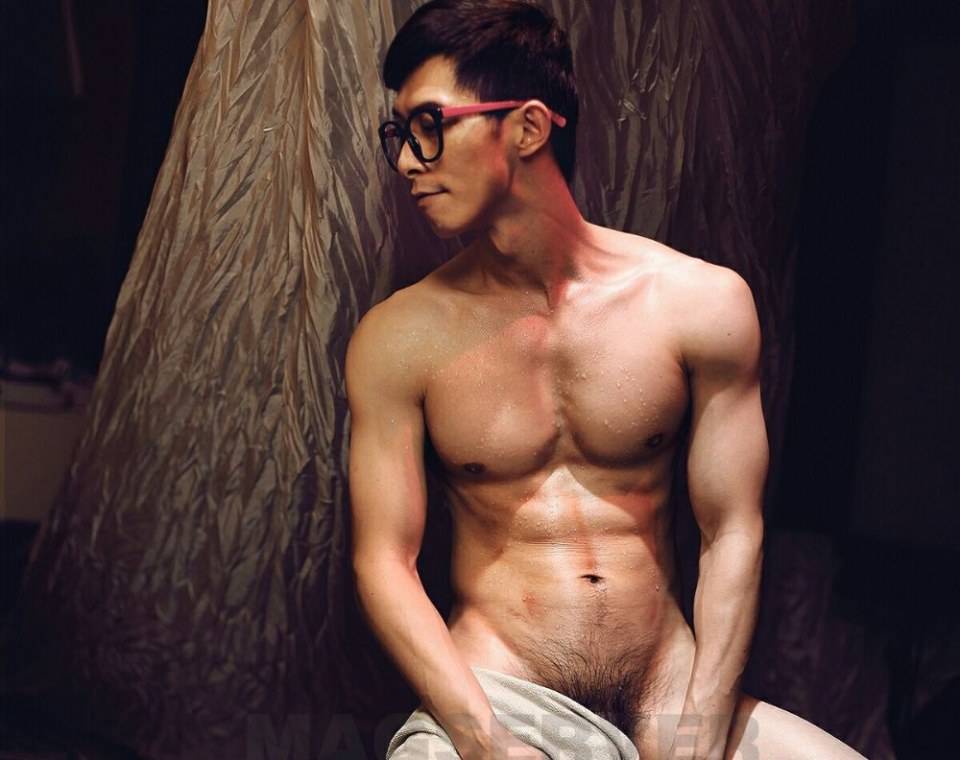hot male 413 (18+)