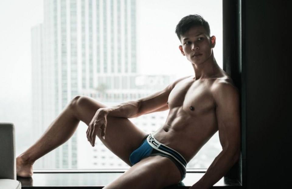 hot male 414 (18+)