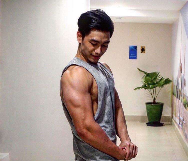 เพื่อนบ้านหล่อแชร์ให้ฟิน (5)