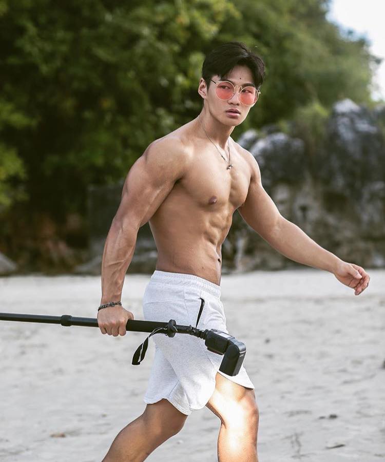 เพื่อนบ้านหล่อแชร์ให้ฟิน (7)