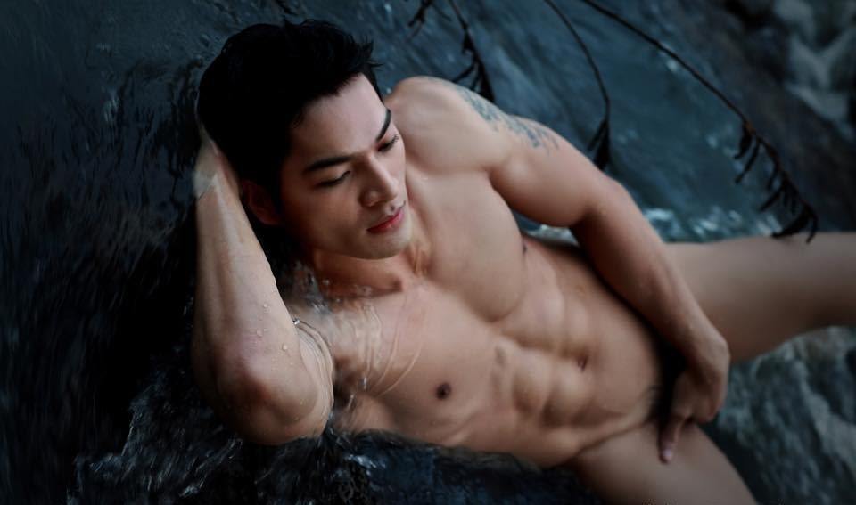 hot male 417 (18+)