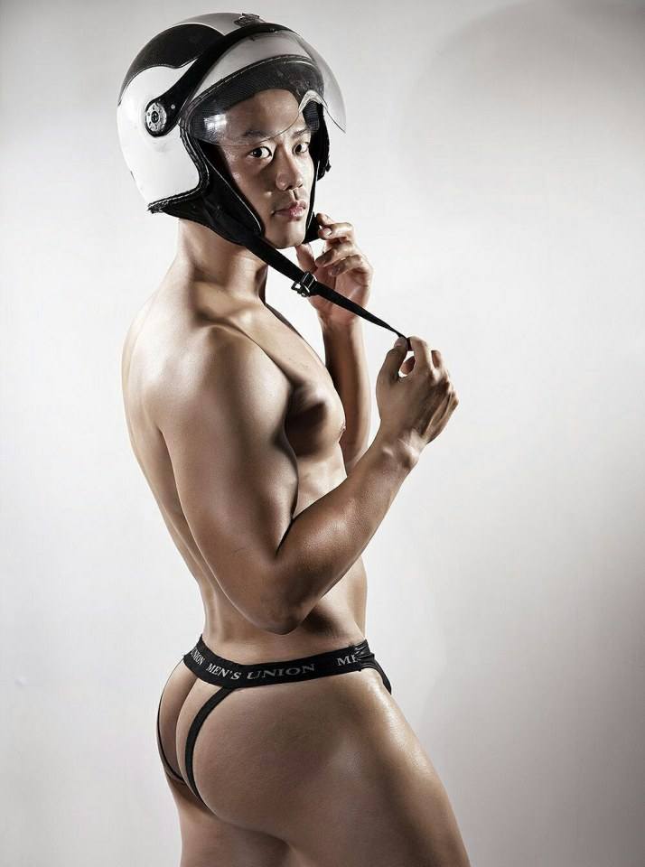 hot male 417 (18+)