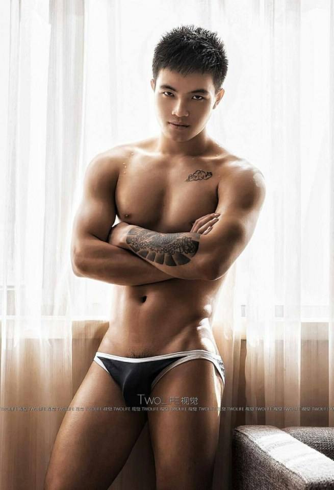 hot male 417 (18+)