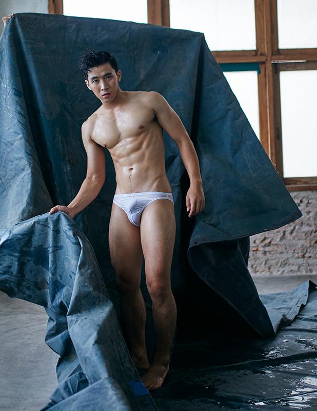 hot male 418 (18+)