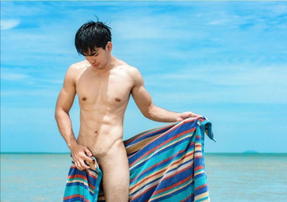 hot male 419 (18+)