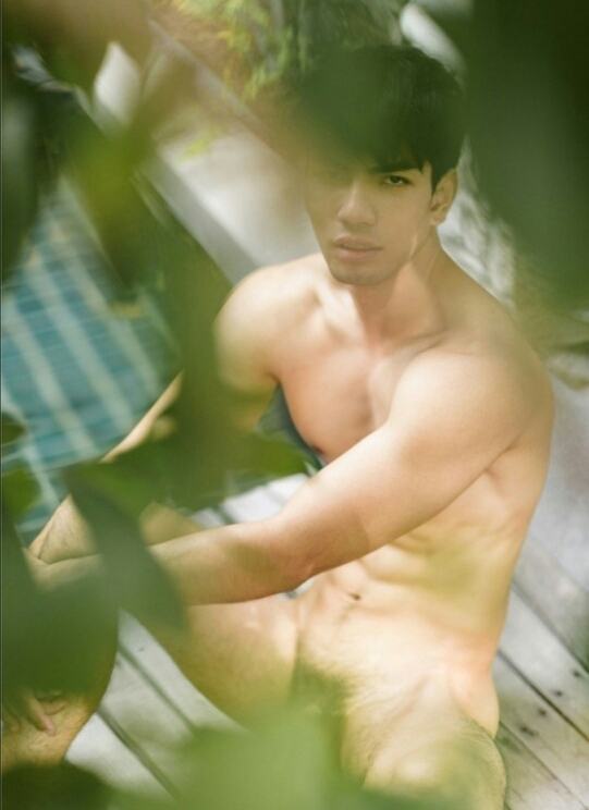 hot male 419 (18+)