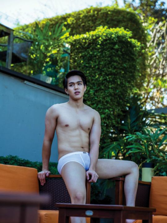 ถอดโชว์เรือนร่าง 2069