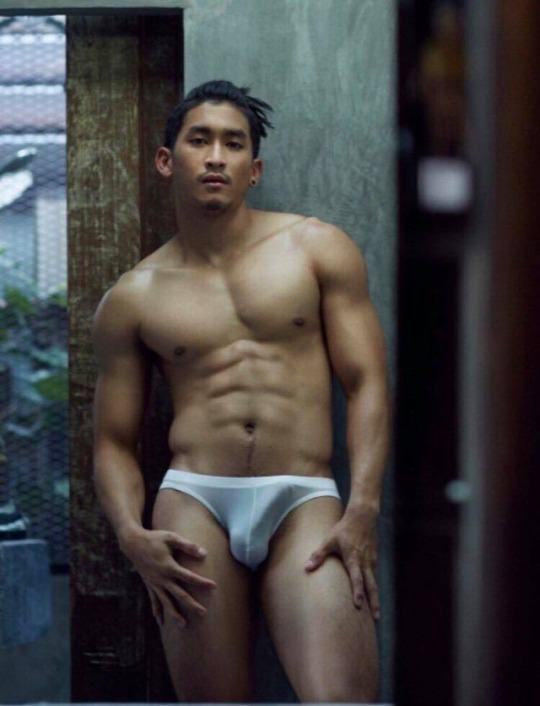 ถอดโชว์เรือนร่าง 2070