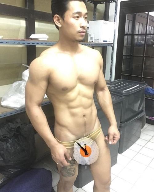 ถอดโชว์เรือนร่าง 2071