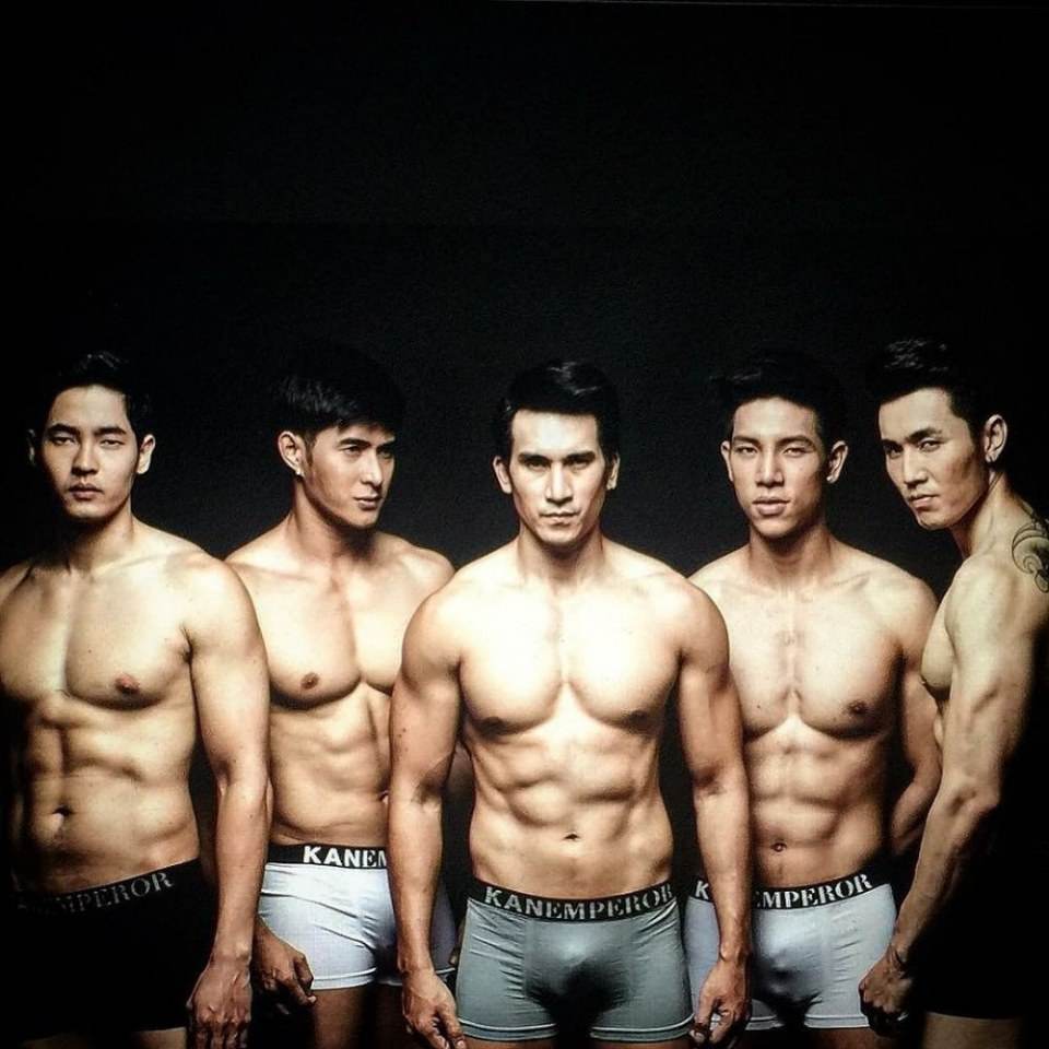 ถอดโชว์เรือนร่าง 2077