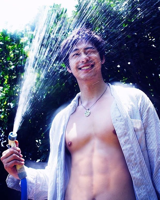 ถอดโชว์เรือนร่าง 2081