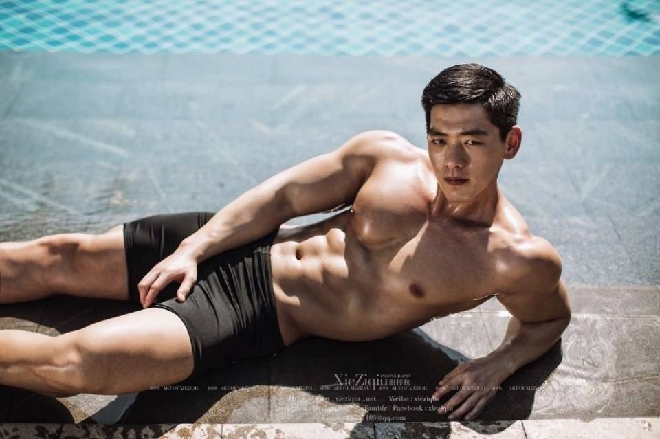 ถอดโชว์เรือนร่าง 2081