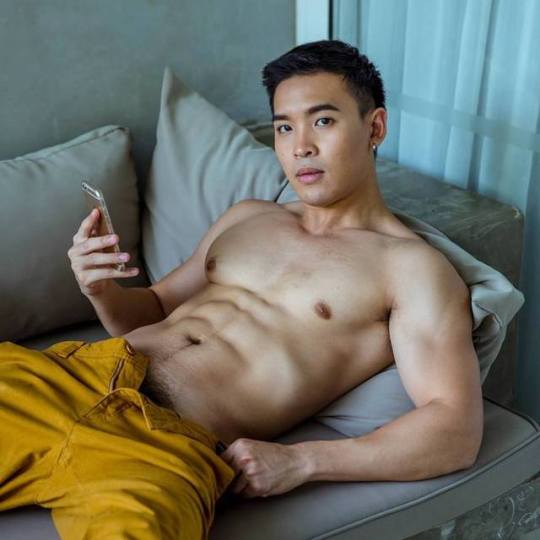 ถอดโชว์เรือนร่าง 2090