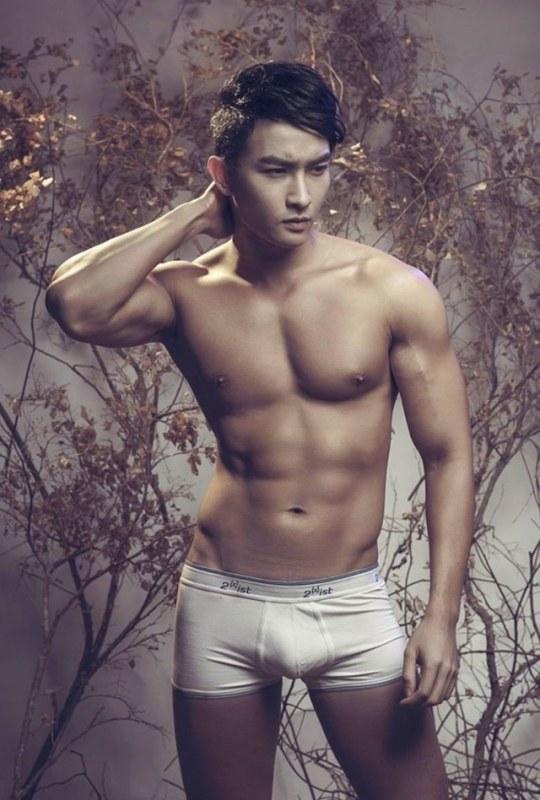 ถอดโชว์เรือนร่าง 2090