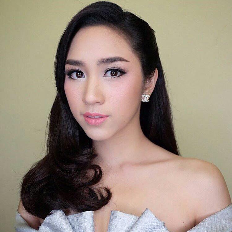 พลอย