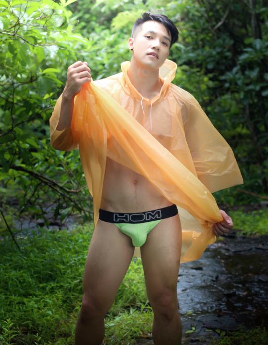 หนุ่มหล่อขึ้นปก 28