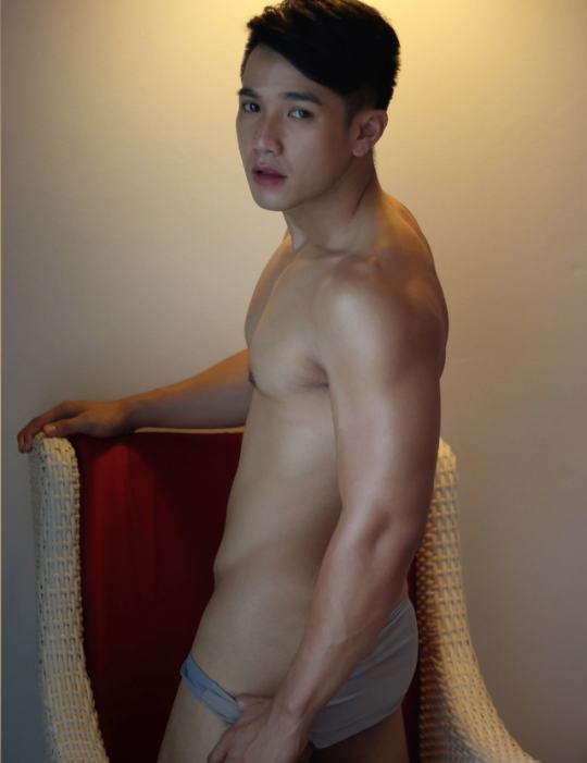 หนุ่มหล่อขึ้นปก 28