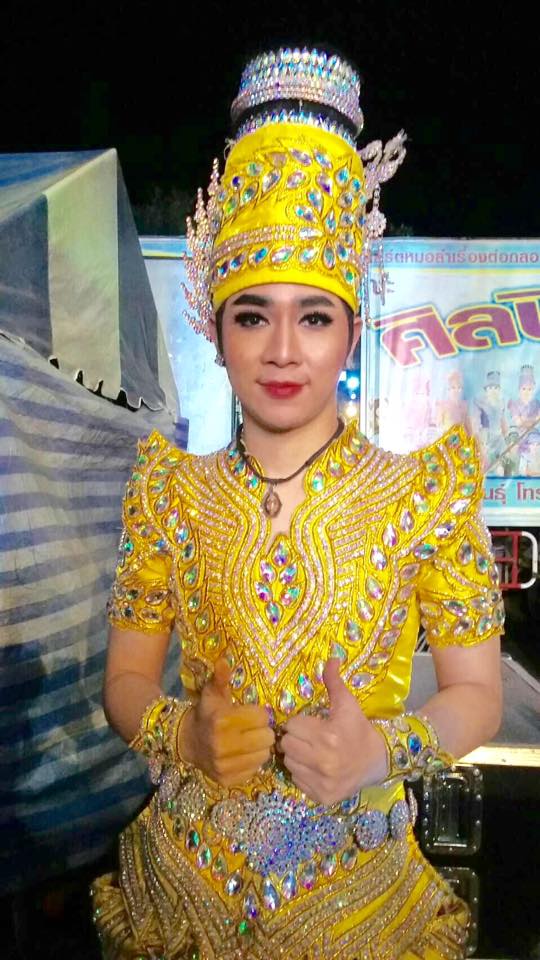 มาร์ค วงศิลป์ หนุ่มหน้าใส แห่ง ศิลปินภูไท