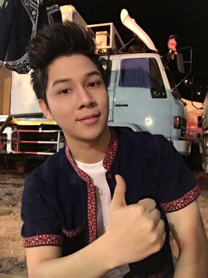 มาร์ค วงศิลป์ หนุ่มหน้าใส แห่ง ศิลปินภูไท