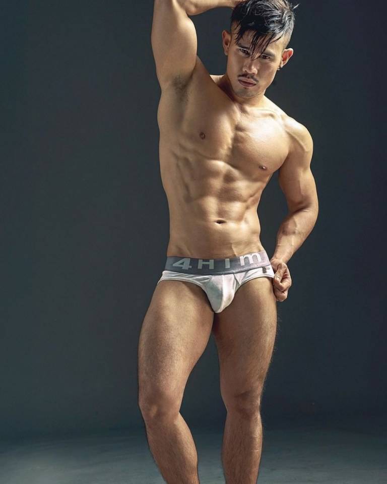 hot male 420 (18+)
