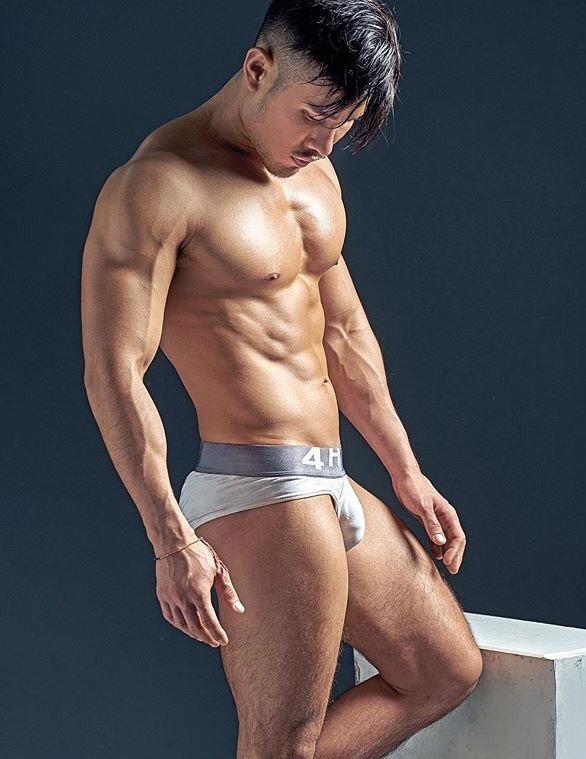 hot male 420 (18+)