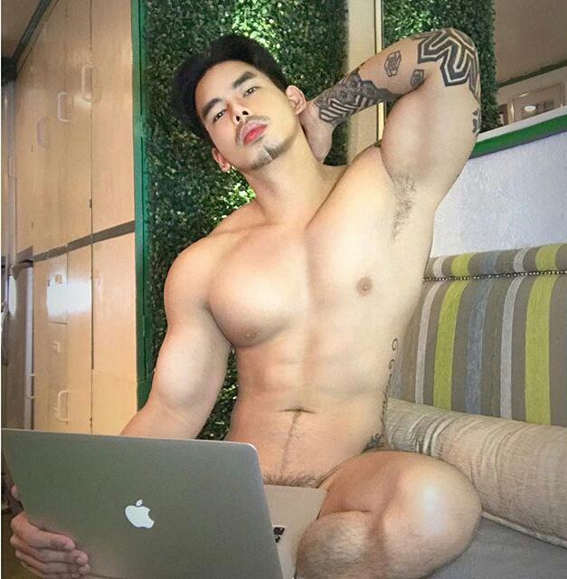 hot male 420 (18+)