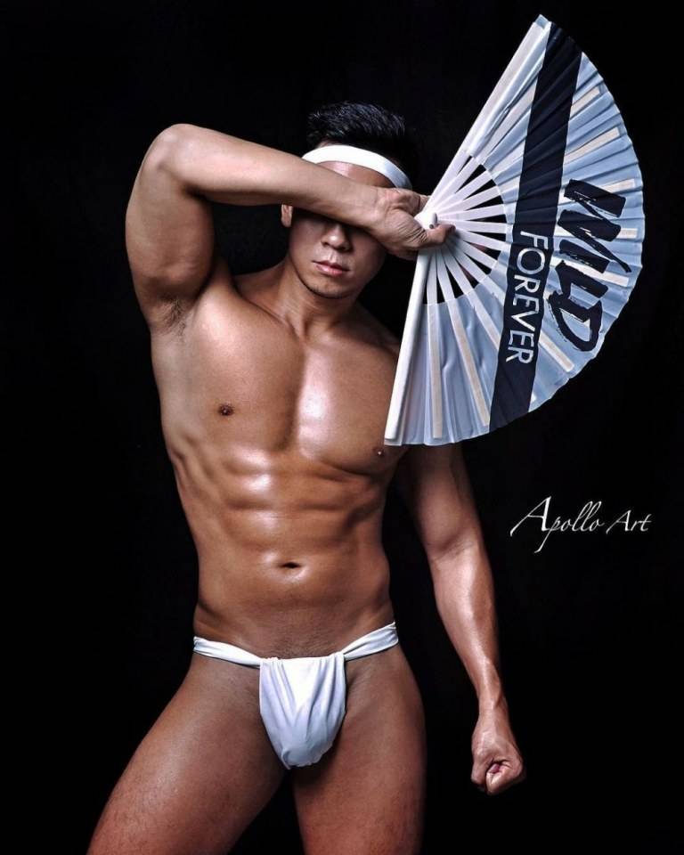 hot male 421 (18+)