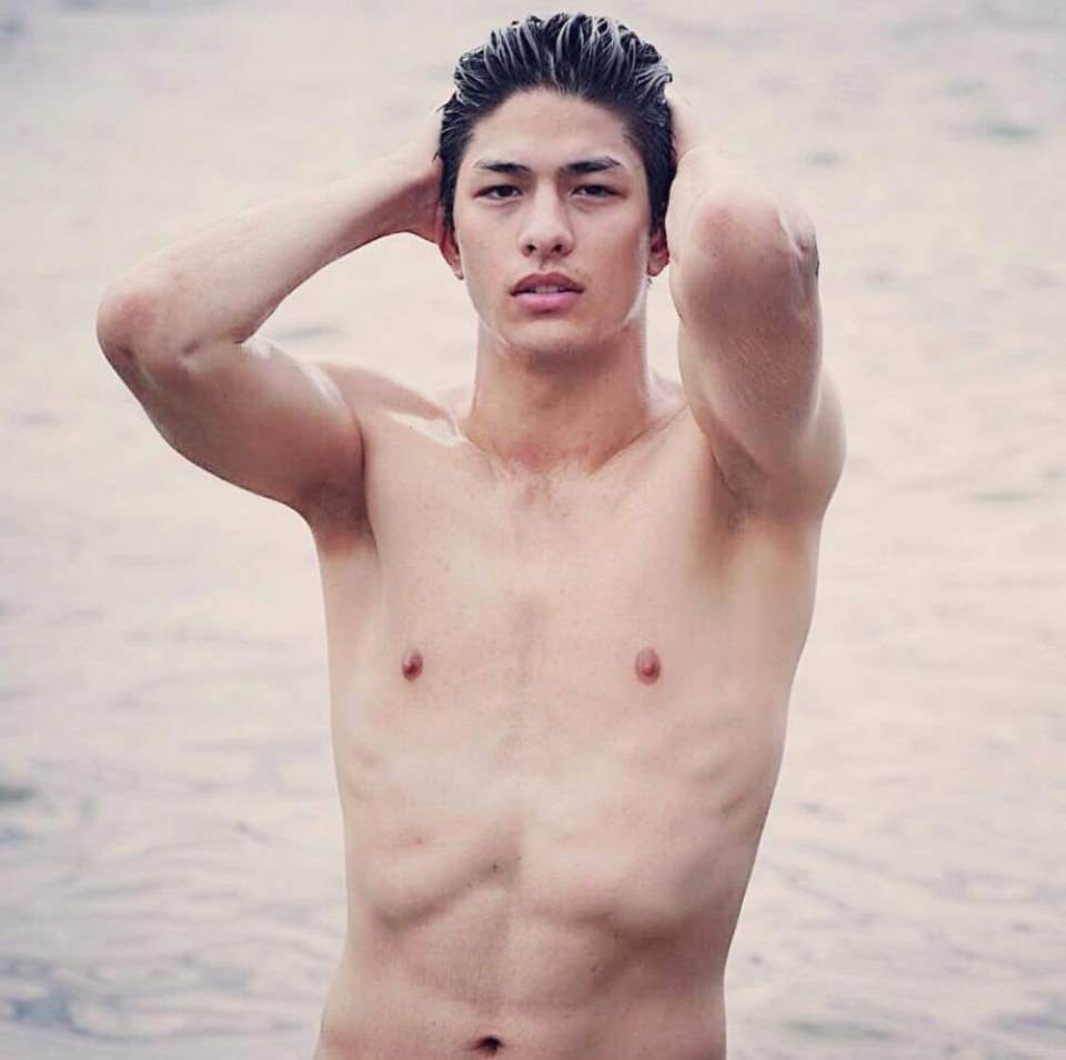 หล่อเข้ม