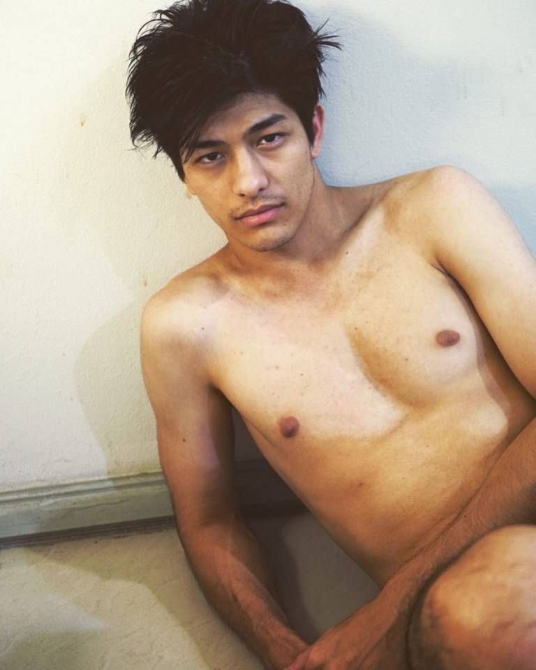 หล่อเข้ม