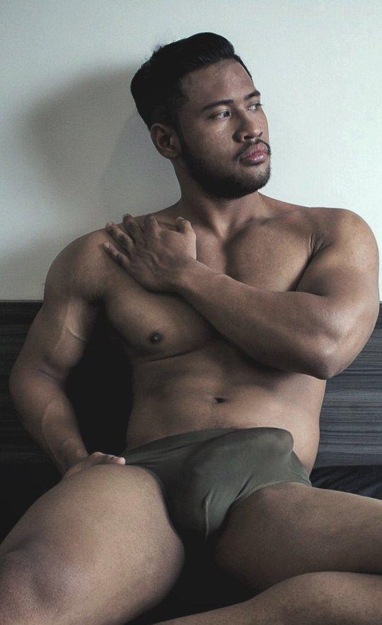 hot male 422 (18+)