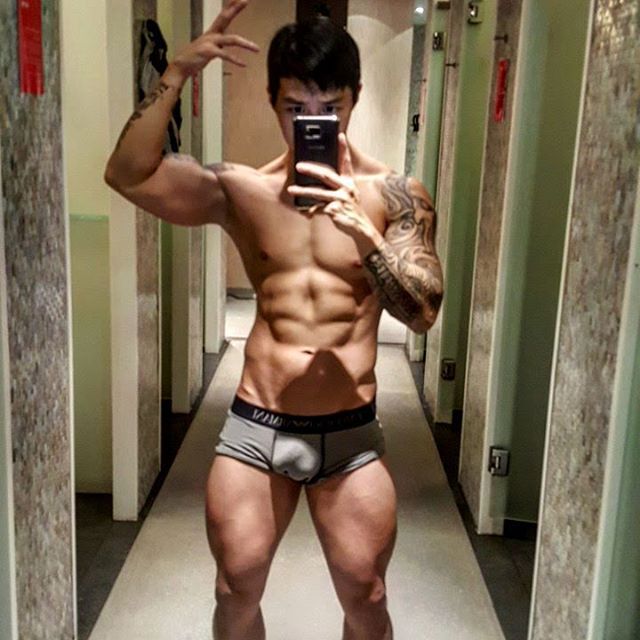 hot male 423 (18+)