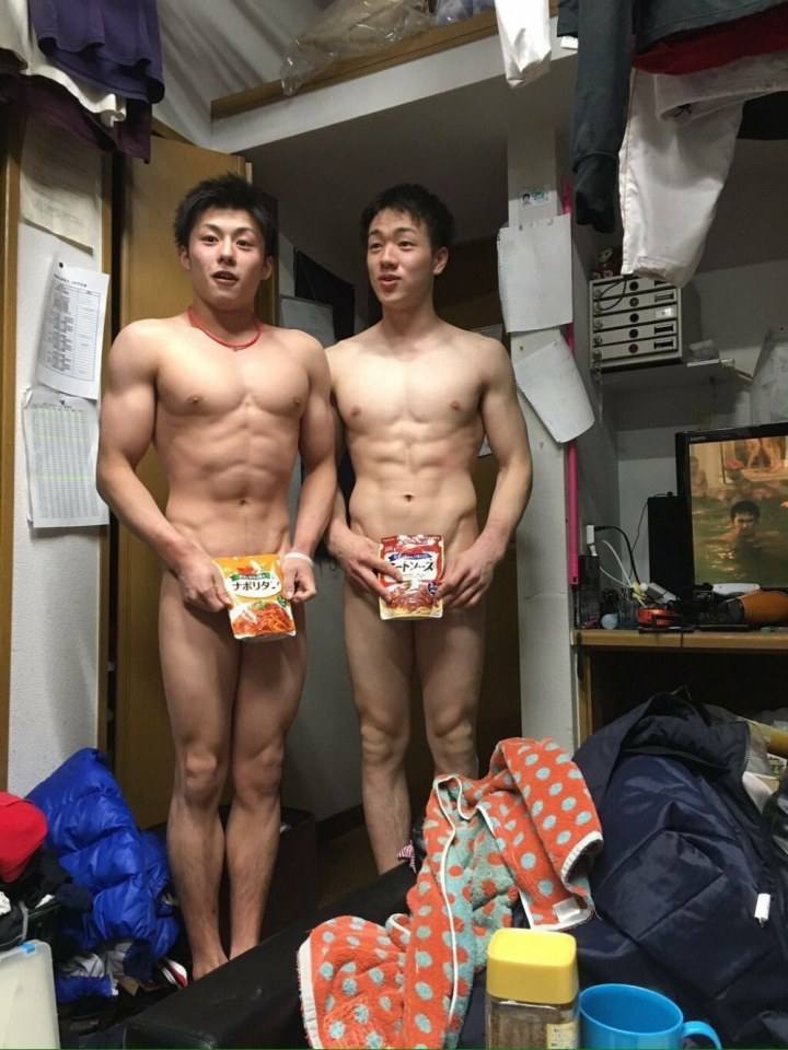 hot male 423 (18+)