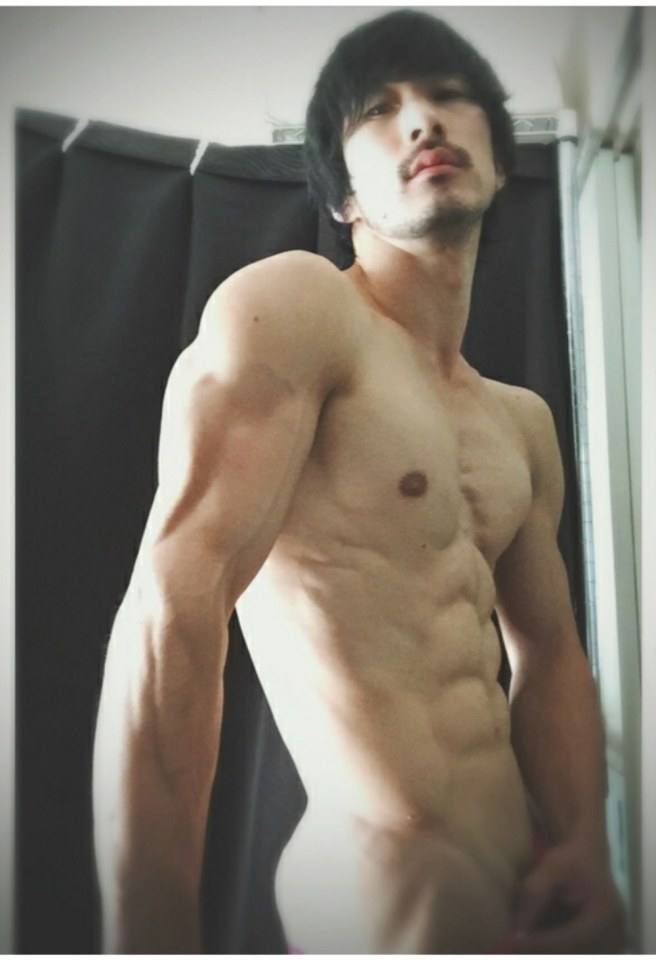 hot male 423 (18+)