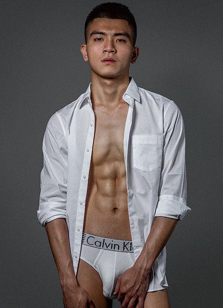 hot male 423 (18+)