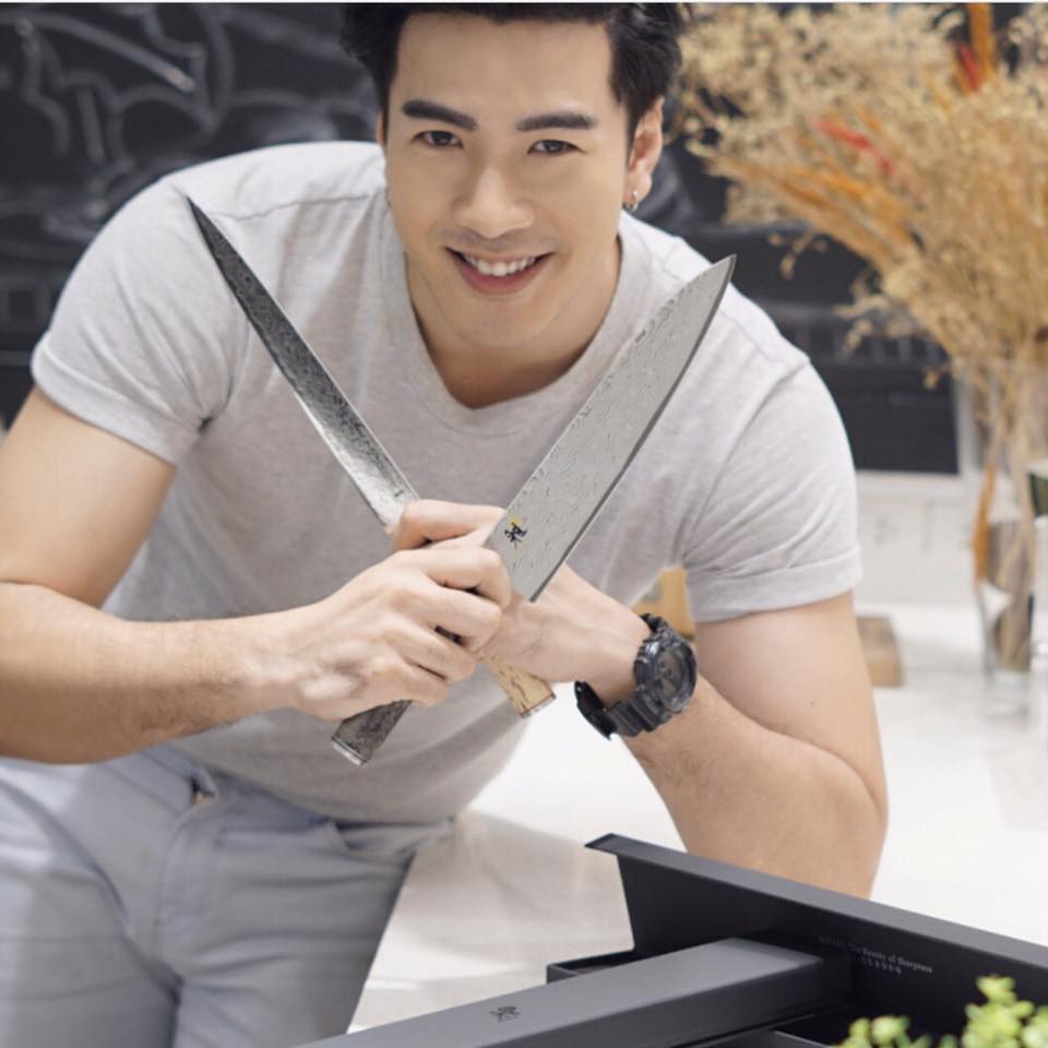 พี่โย่ง ของบ่าวกล้ามแขนหุ่นสูงใหญ่