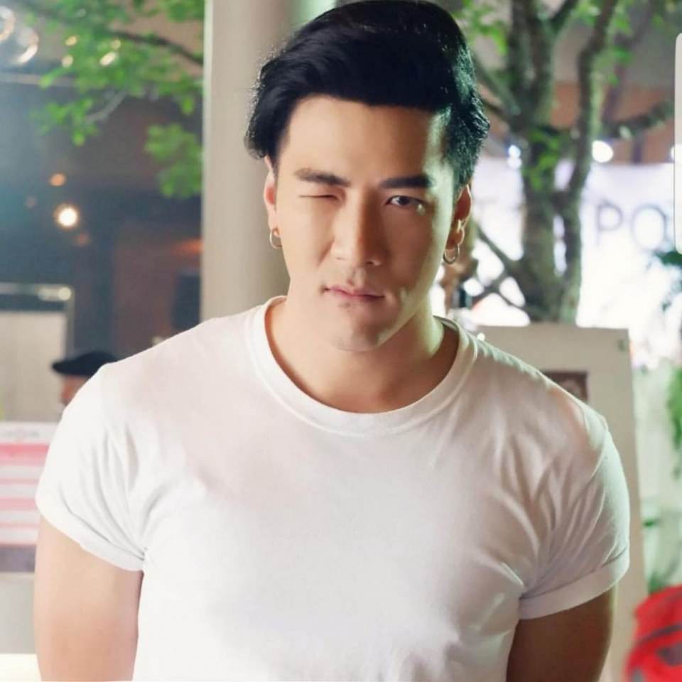 พี่โย่ง ของบ่าวกล้ามแขนหุ่นสูงใหญ่