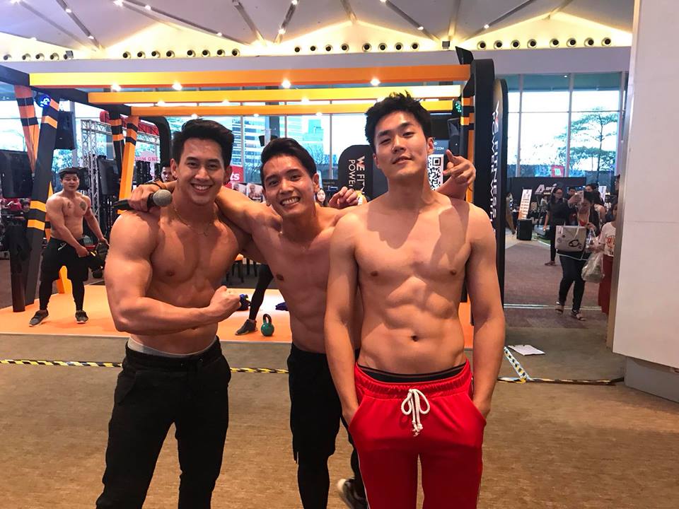 รวมหนุ่มหล่อล่ำ