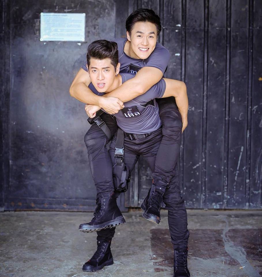 รวมหนุ่มหล่อล่ำ