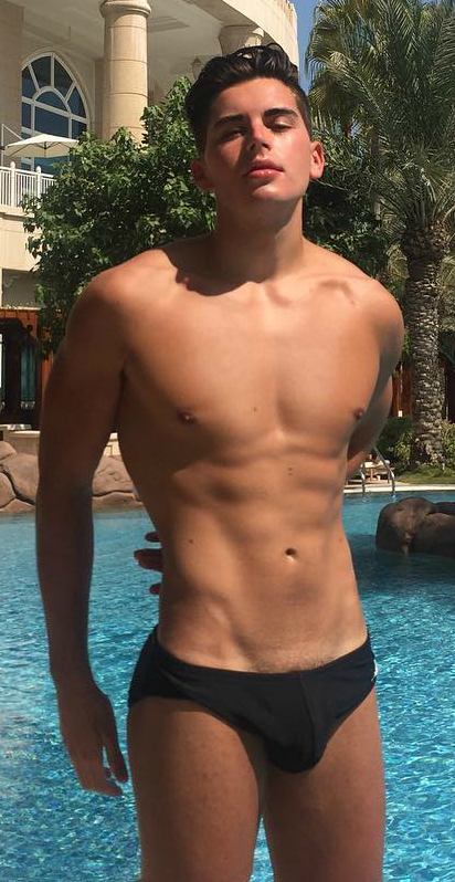 Hot guy in underwear 313