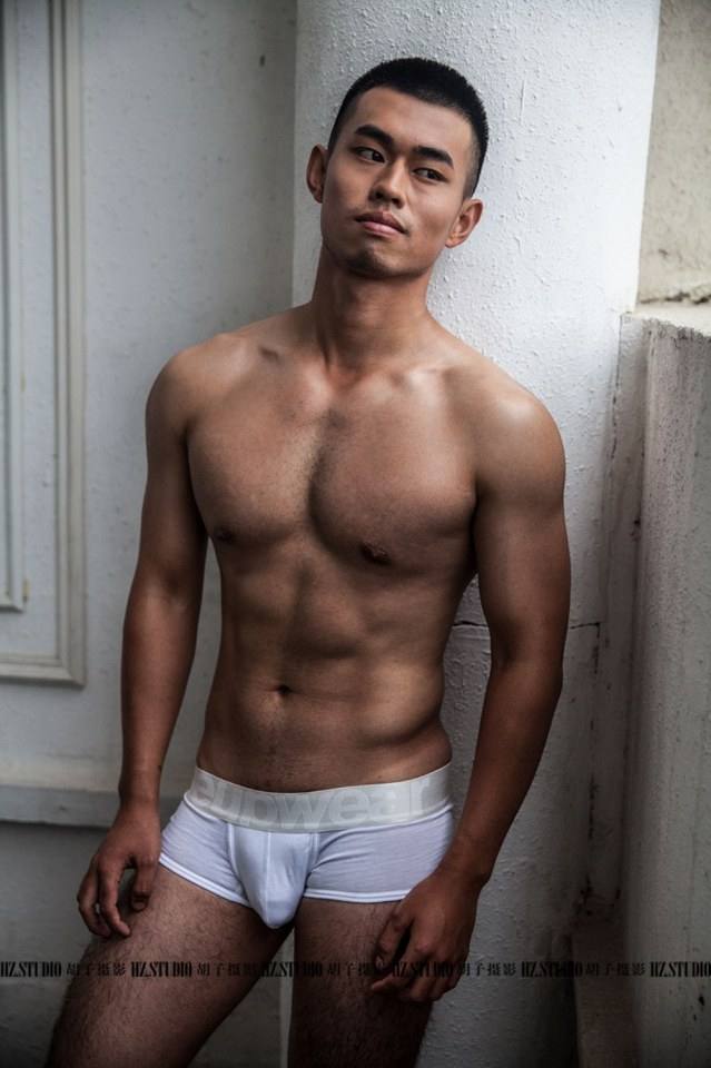 Hot guy in underwear 313