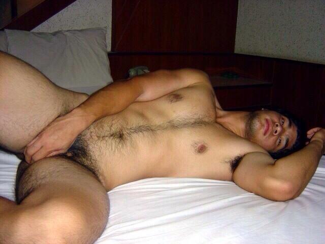 hot male 425 (18+)