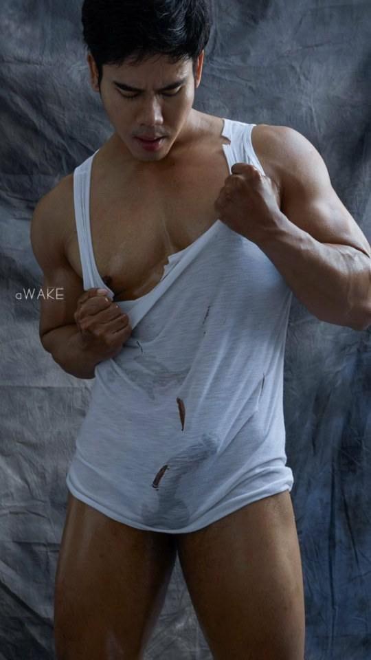 hot male 425 (18+)