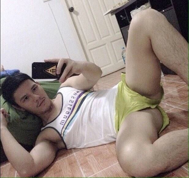 hot male 425 (18+)