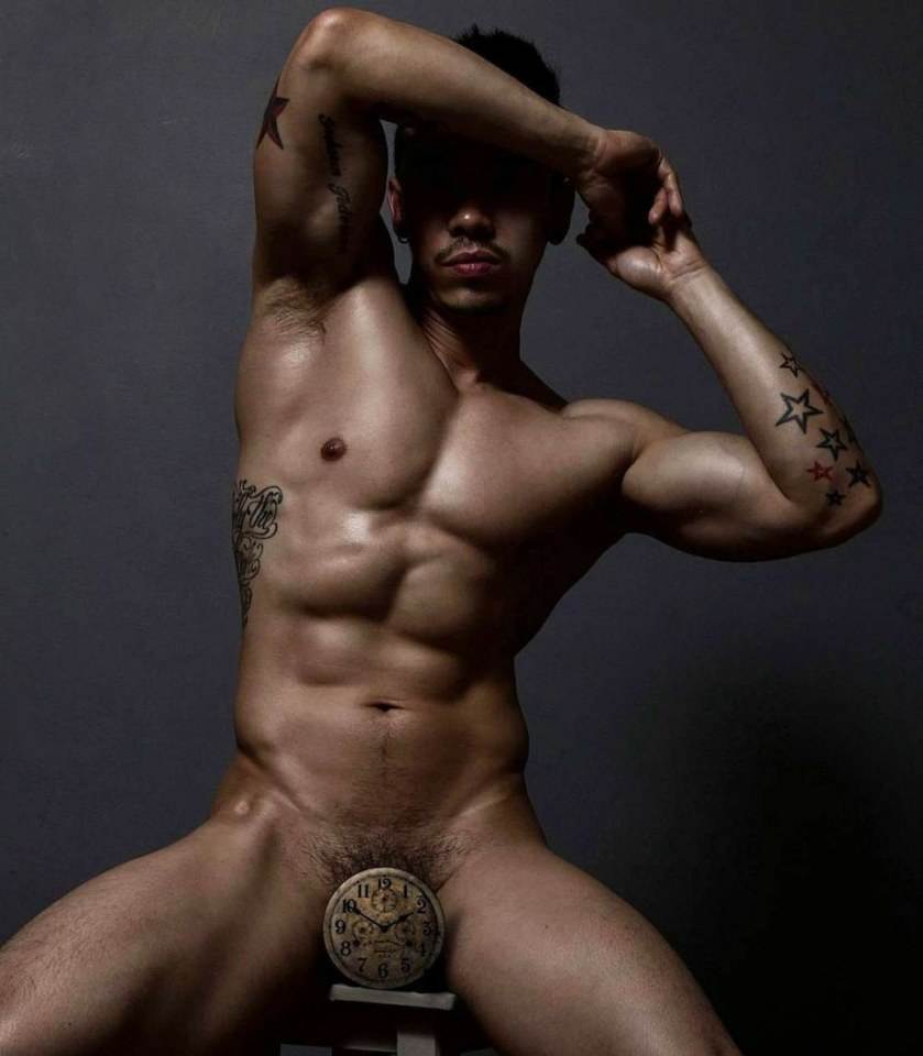 hot male 425 (18+)
