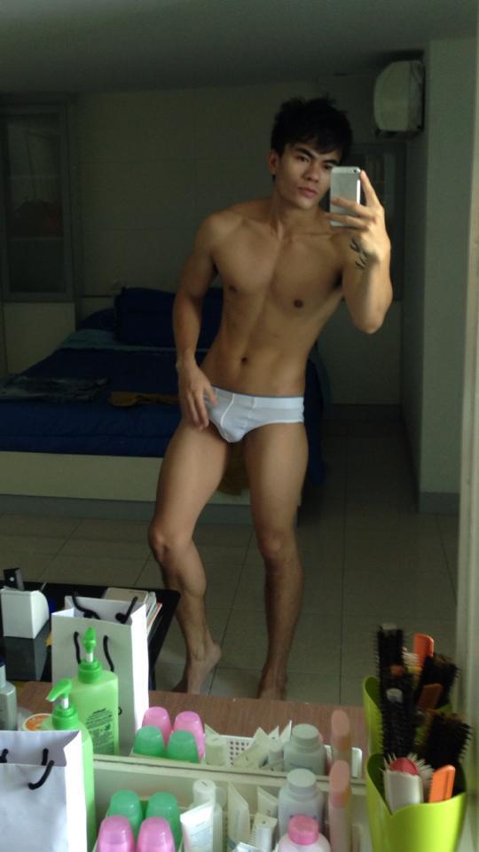 hot male 426 (18+)