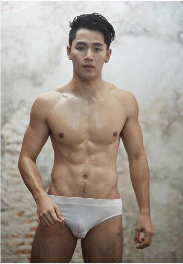 hot male 427 (18+)