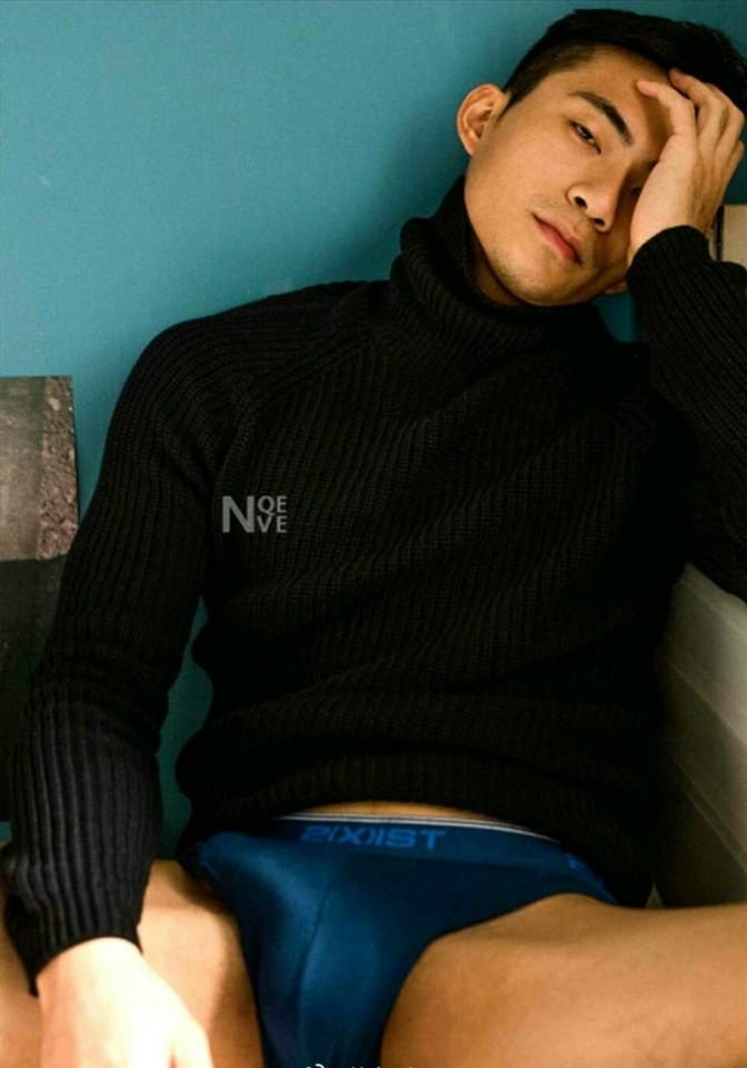 hot male 427 (18+)